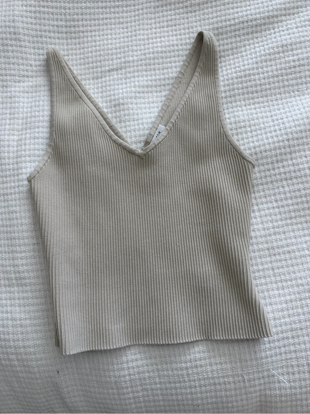 Aritzia Babaton V-Neck Crop Top - Small